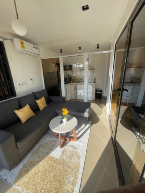 Beautiful & Secured yellow House for 2 - Center of Osu